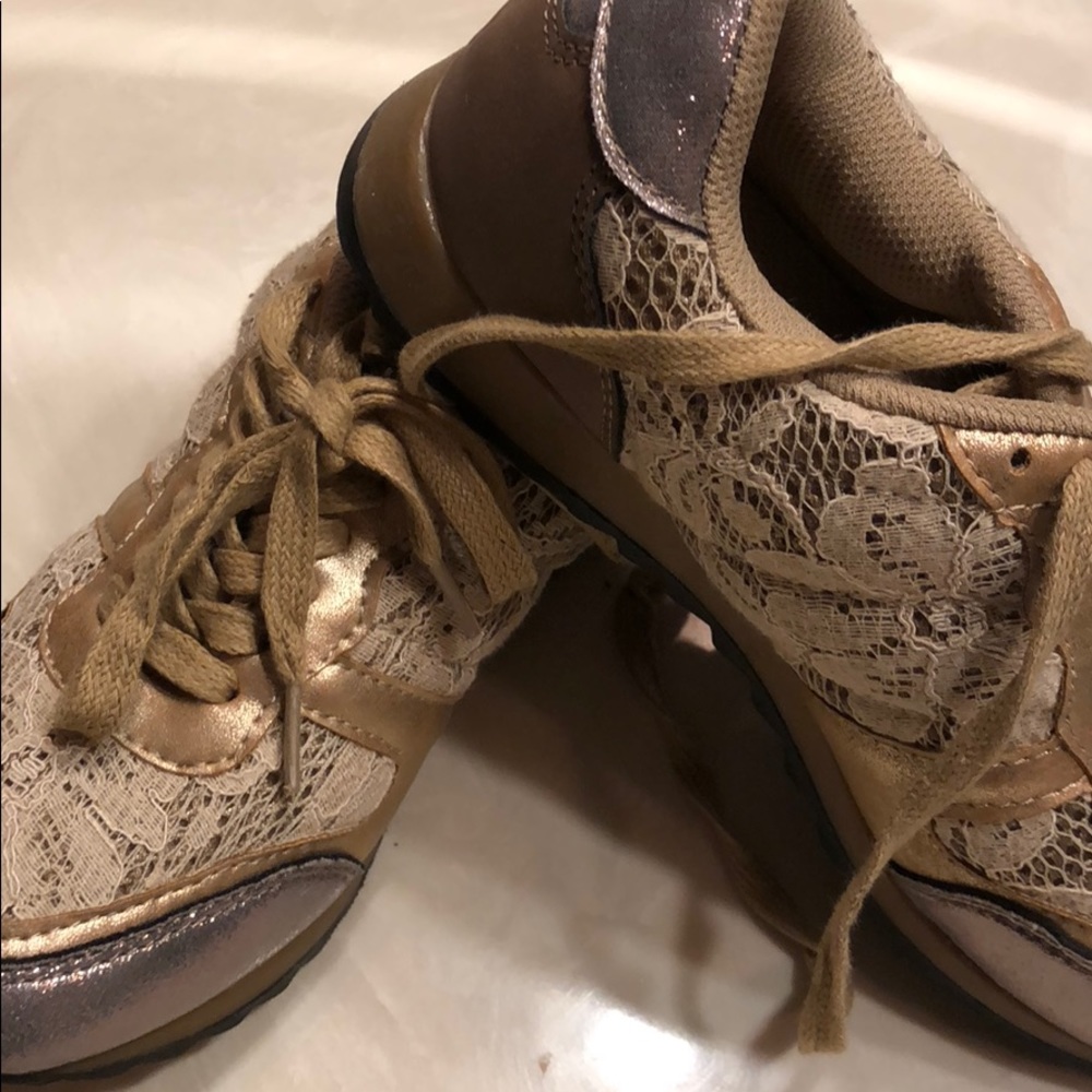Dollhouse shoes